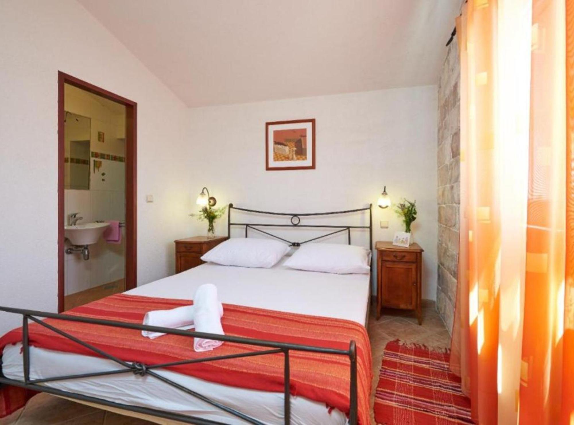 Krknjasi Hotel เวลลิคิ ดราเวนนิค ภายนอก รูปภาพ